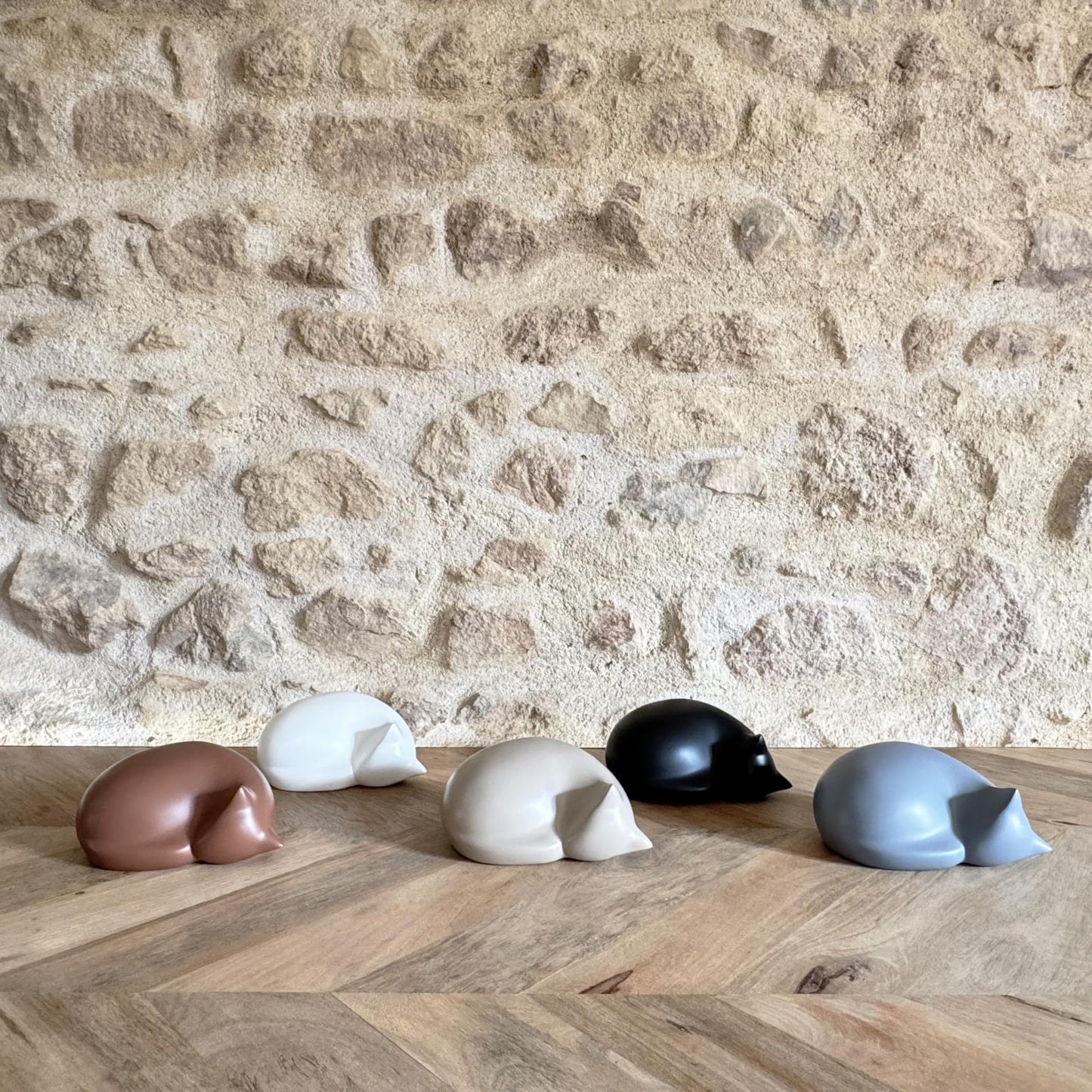 Comemori Sleeping Cat Funeral Urn, Light Taupe (Beige, Sandy)