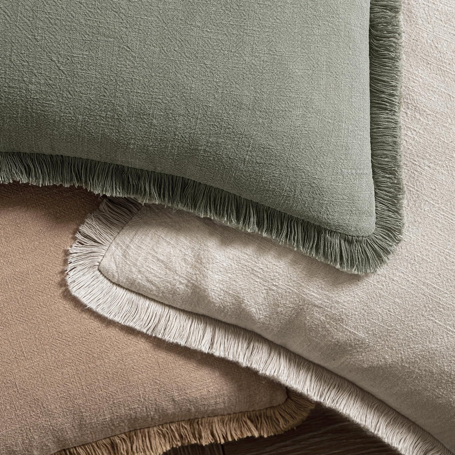 MIULEE Set of 2 Linen Throw Pillow Covers Decorative Boho Square with Tassels Farmhouse Cushion Covers Natural Beige Accent Pillowcase with Fringe for Couch Sofa Bed Living Room Spring 20x20 Inch