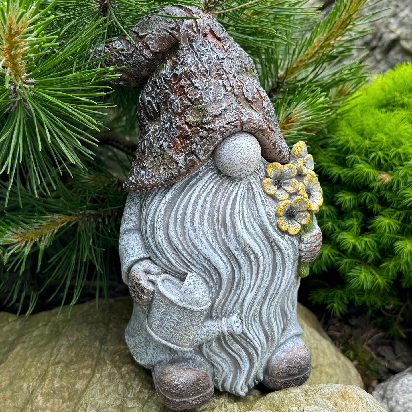 Mood Lab Garden Gnome - Key Hider Gnome Figurine - 9.25 inch (23.5 cm) Tall Lawn Statue - for Outdoor or House Decor