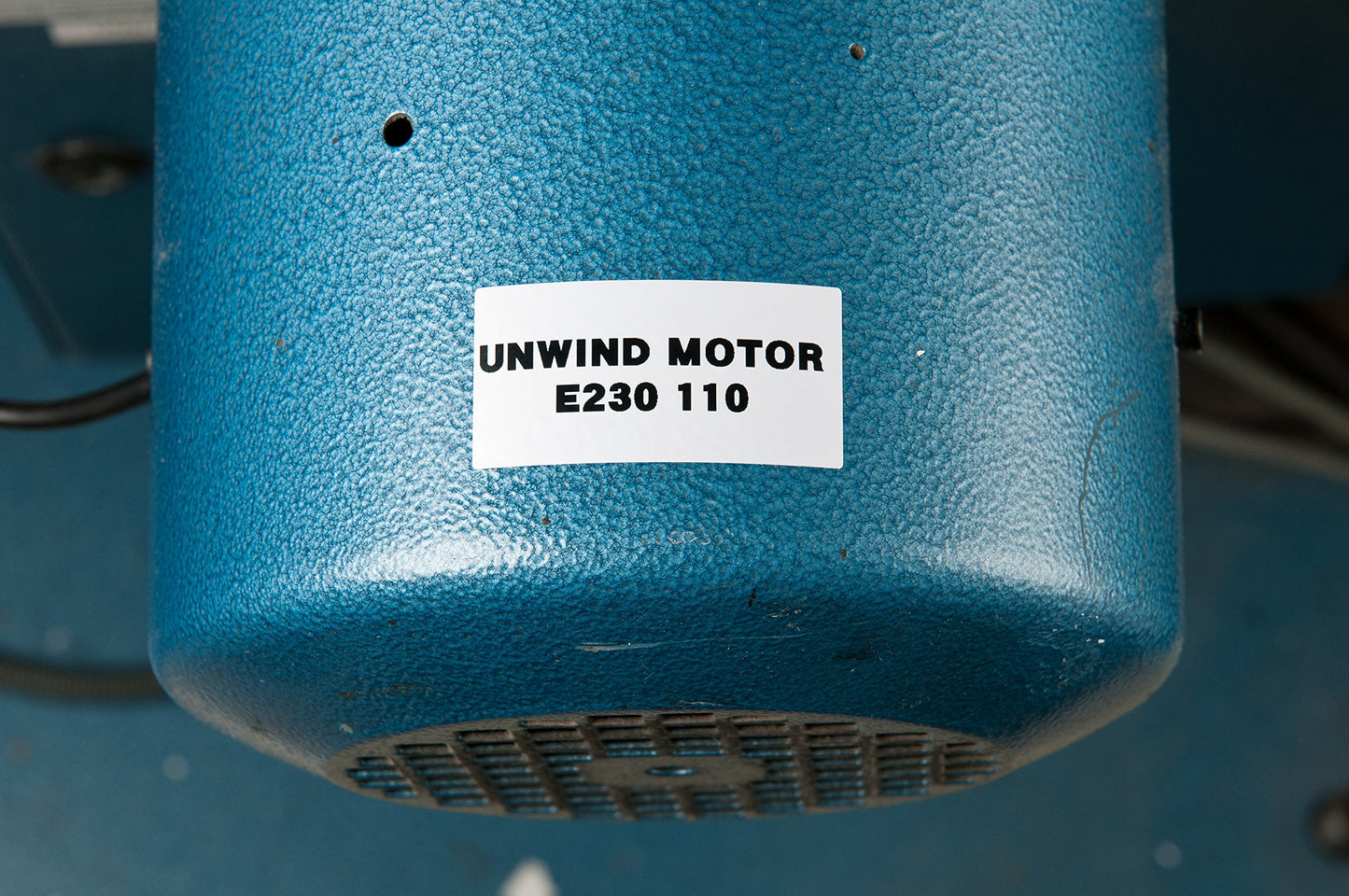 Brady M21-750-595-WT BMP21 Tape B- 595 Indoor/Outdoor Vinyl Film Size: 3/4" X 21' BLK/WHT