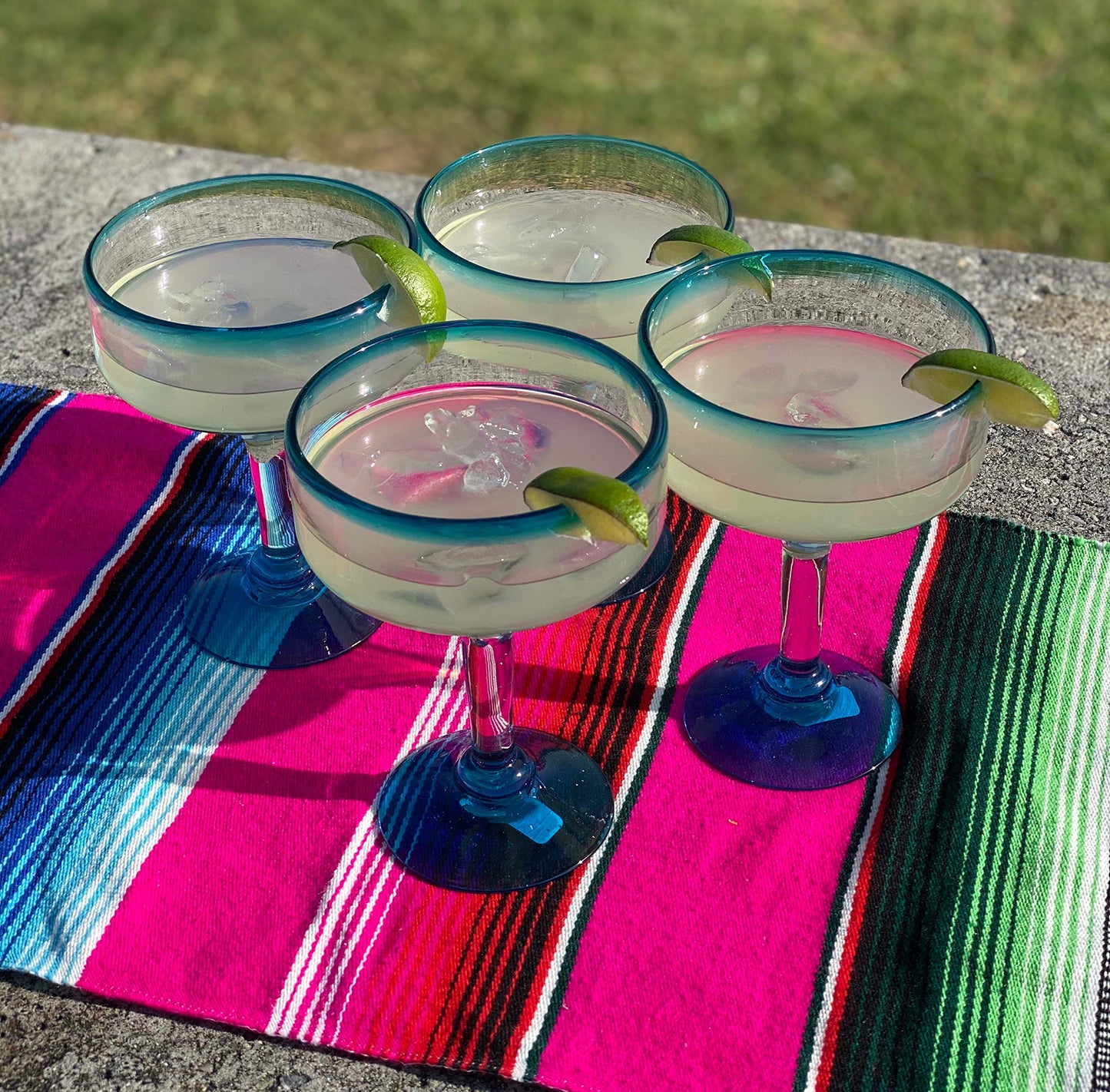 Dos Sueños Mexican Hand Blown Glass - Set of 4 Hand Blown Margarita Glasses (16 oz) with Aqua Blue Rims