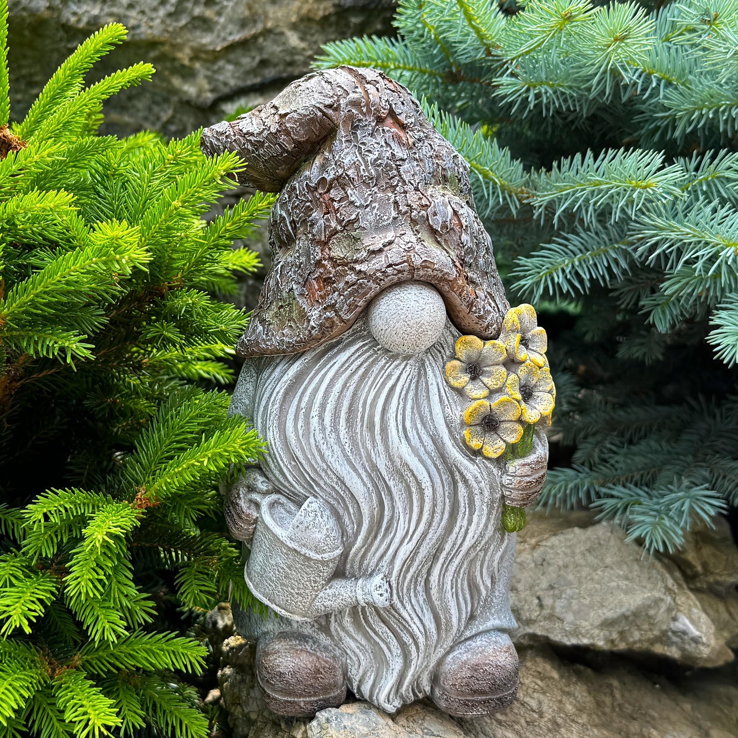 Mood Lab Garden Gnome - Key Hider Gnome Figurine - 9.25 inch (23.5 cm) Tall Lawn Statue - for Outdoor or House Decor