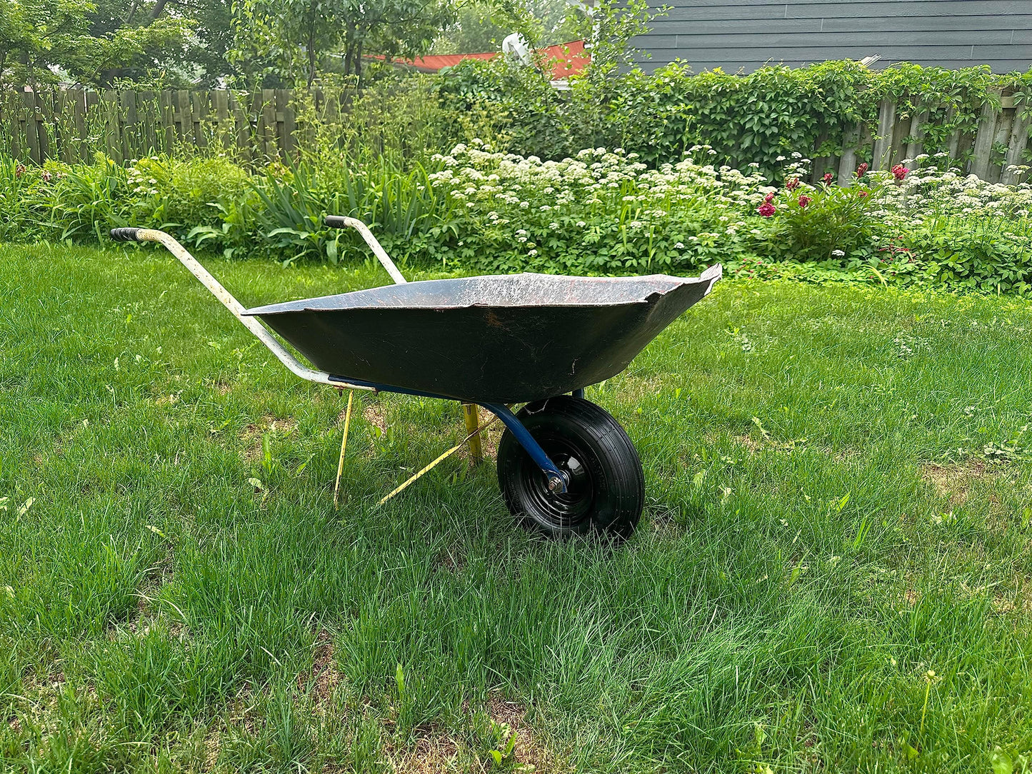 PEAKTOW PTW0004 Air Filled 13 Inches 5/8” Bearing 4.00-6” Universal Replacement Wheelbarrow Wheel Tire with Adapter Kit
