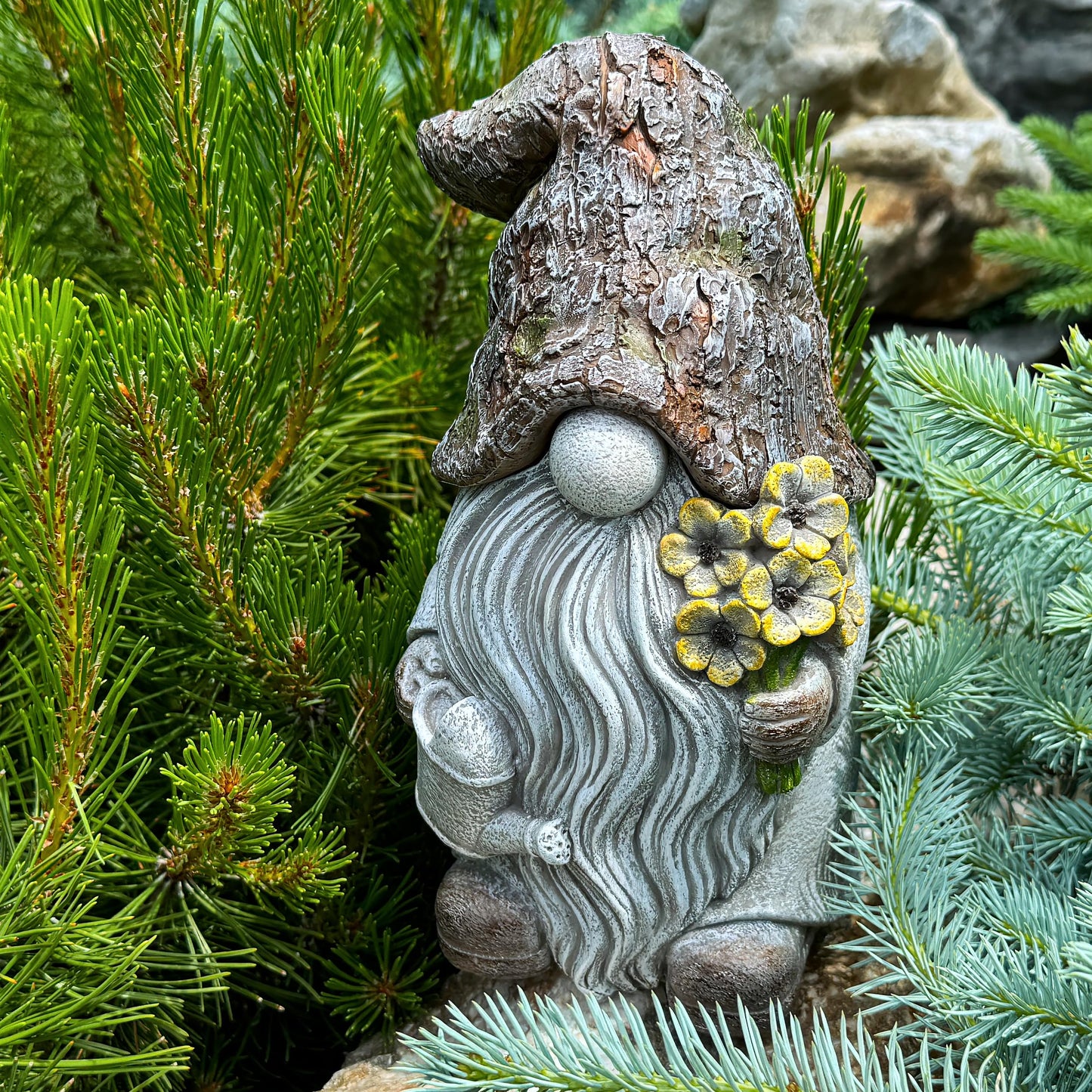 Mood Lab Garden Gnome - Key Hider Gnome Figurine - 9.25 inch (23.5 cm) Tall Lawn Statue - for Outdoor or House Decor
