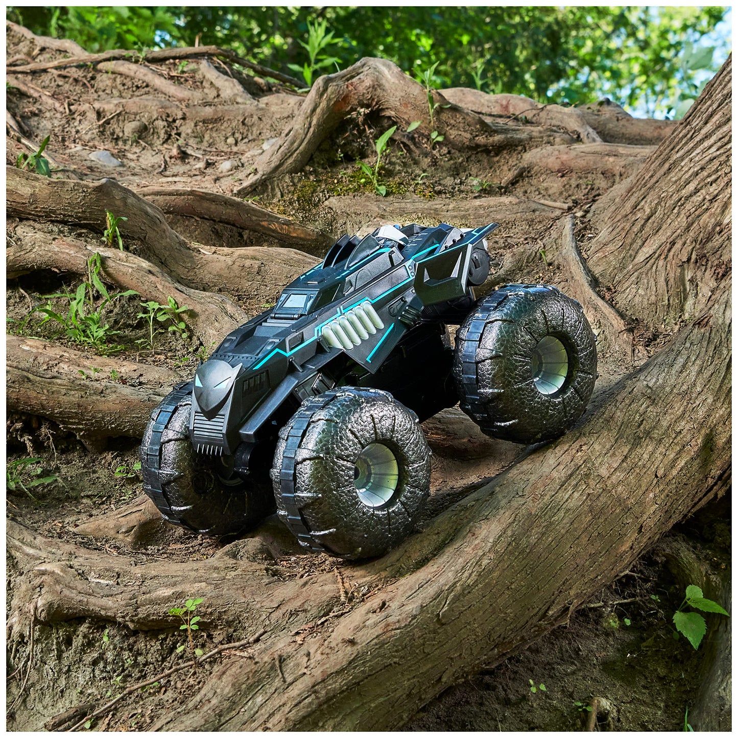 Batman, All-Terrain Batmobile Remote Control Vehicle, Water-Resistant Batman Toys for Boys Aged 4 and Up