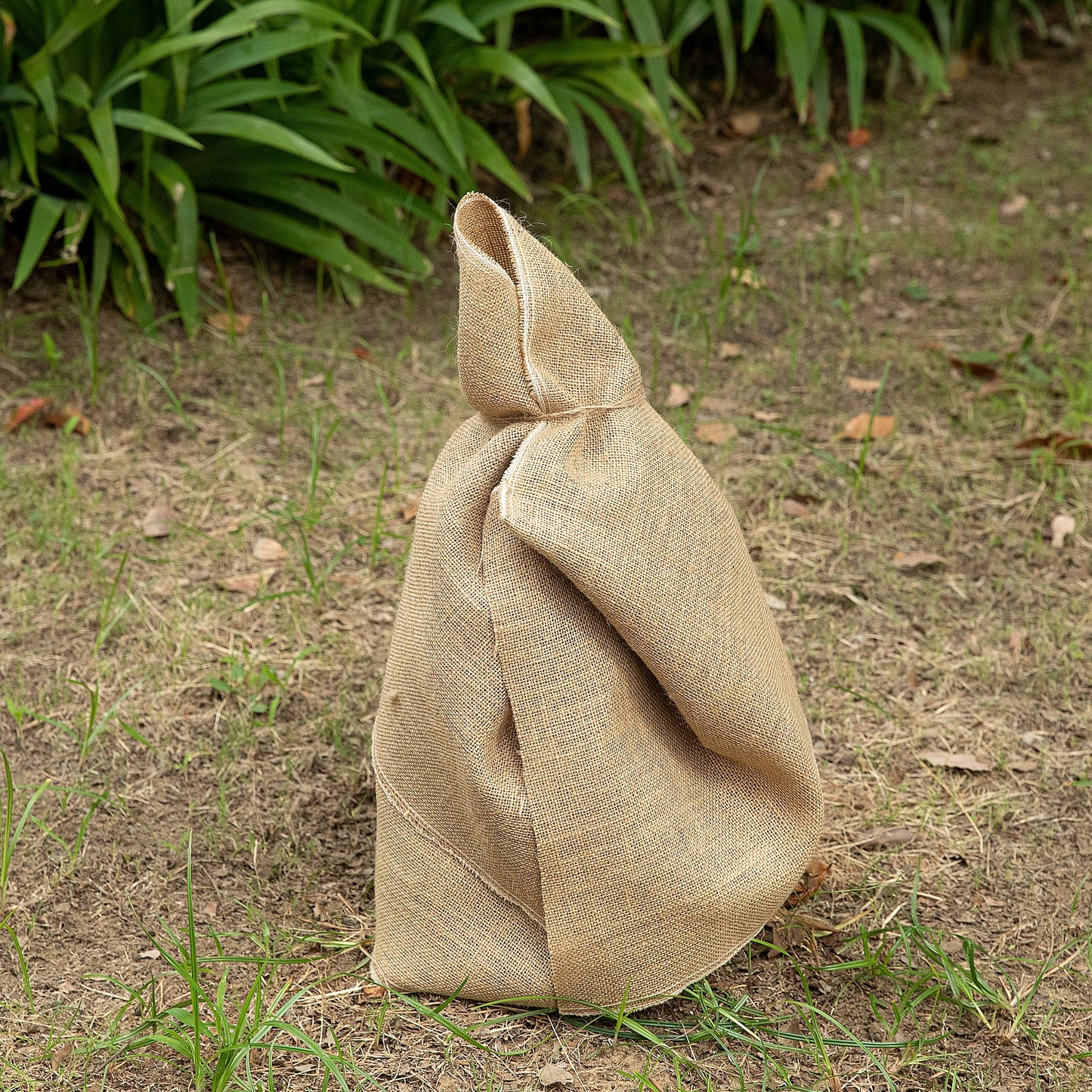 4 Rolls Natural Burlap Tree Wrap Rolls- 10in x 10ft Burlap Fabric Tree Trunk Protector- Burlap Plants Wrap Bandage with Ropes- Frost & Freeze Protection Cloth for Winter Outdoor Trees, Shrubs, Plants