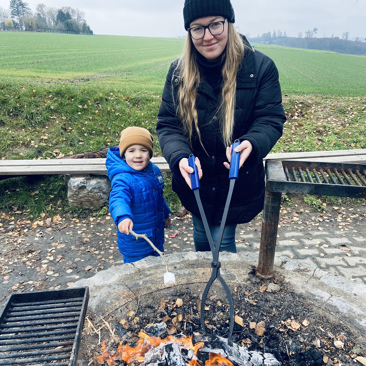 28" Firewood Tongs Log Grabber for Outdoor Indoor Campfire Firepit Bonfire Fireplace Tongs Heavy Duty Wrought Rustproof Safely Moves Firewood